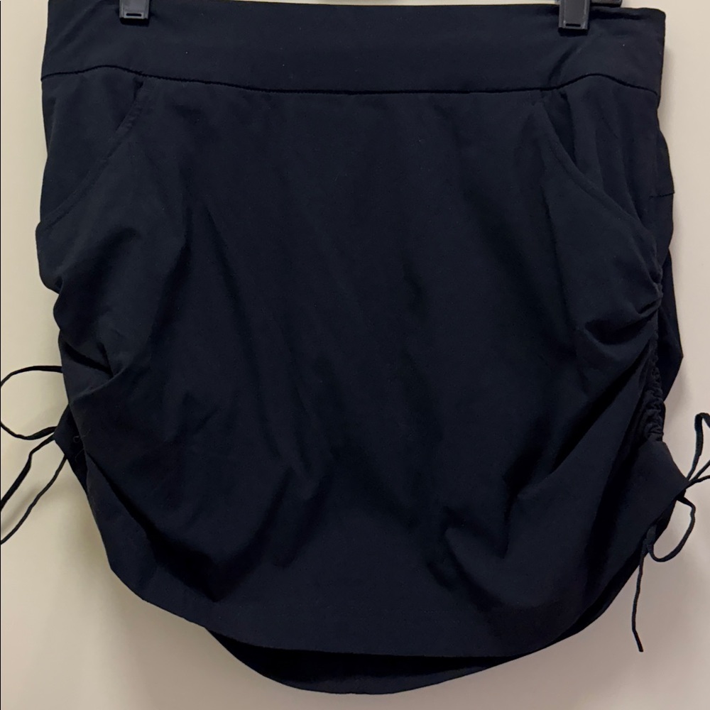 Columbia Women’s Marina Bay Black Skort with Drawstring size M
